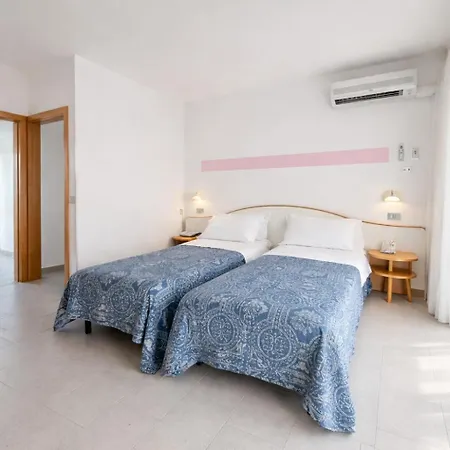 Azzurro Hotel 3*