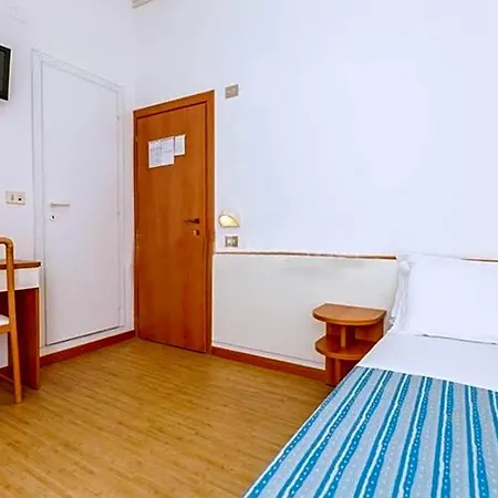 Azzurro Hotel 3*