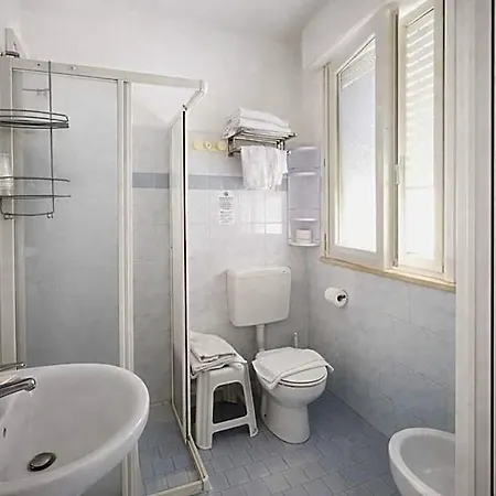 Azzurro Hotel 3*